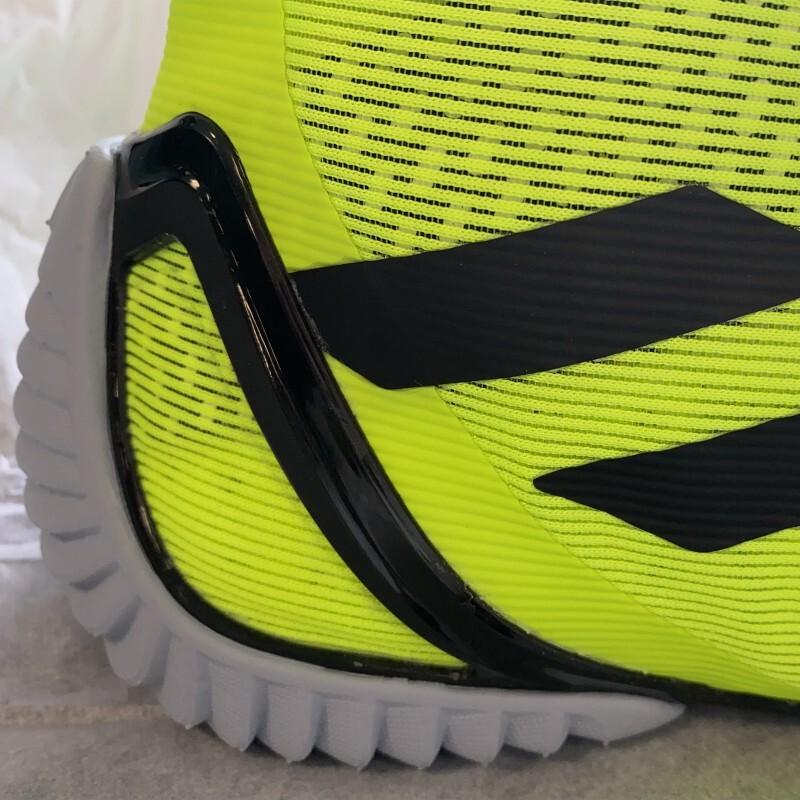 product/a/d/adidas_hp6875_yellow_black_3.jpg