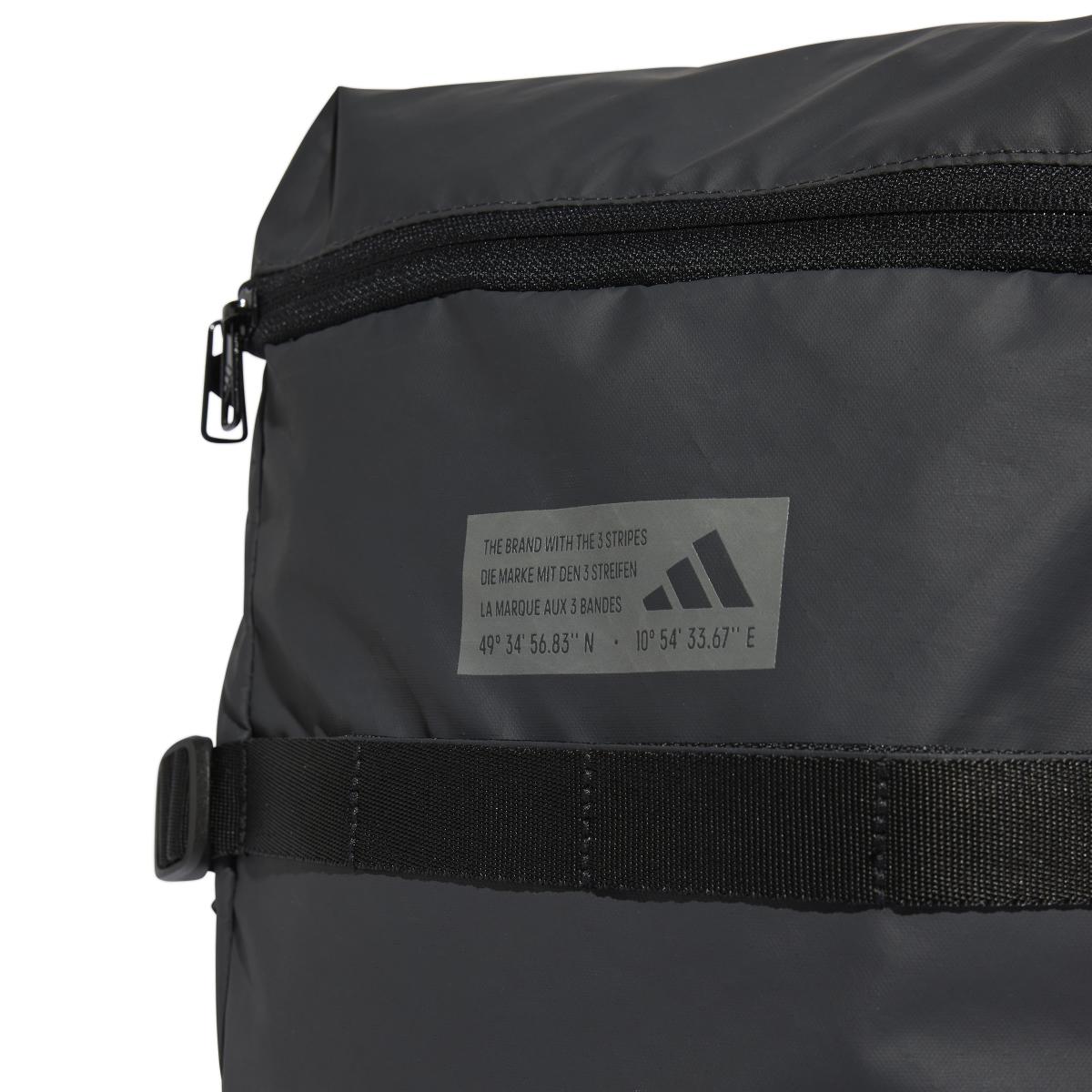 product/a/d/adidas_it4589_5_hardware_photography_detail_view_2_white.jpg