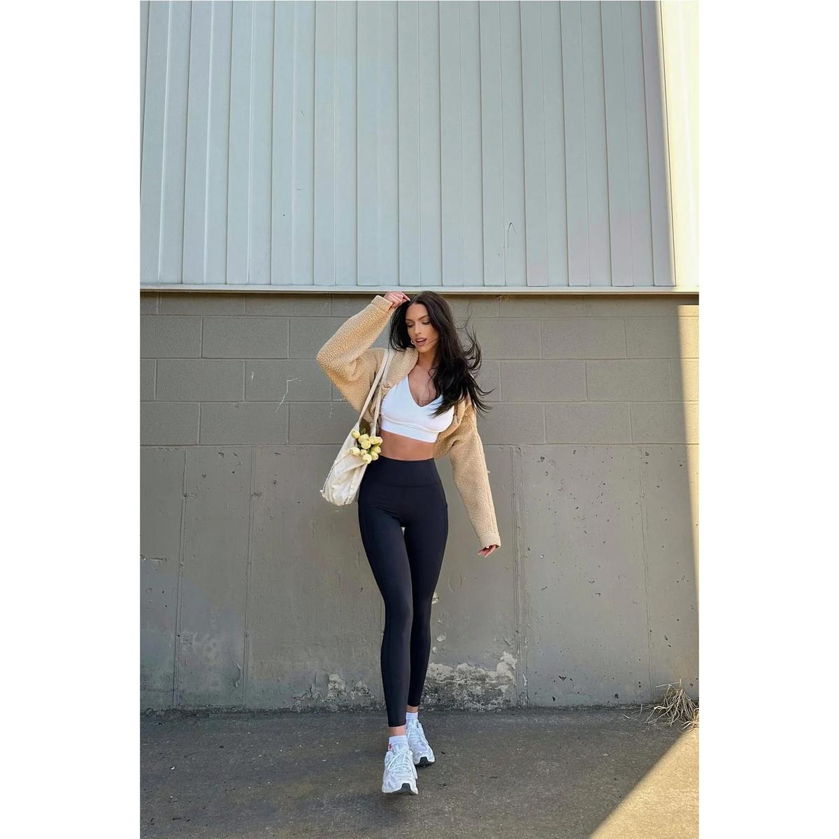product/f/a/fabletics_lg2041749-0001_black_4.jpg