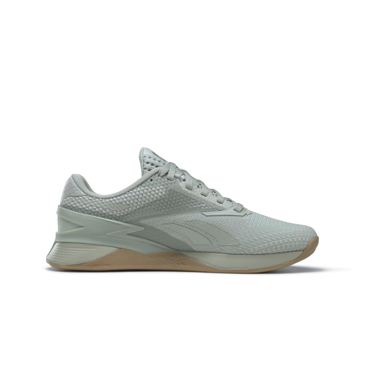 product/r/e/reebok_hp6056_4_footwear_photography_side_medial_center_view_white_000.jpg
