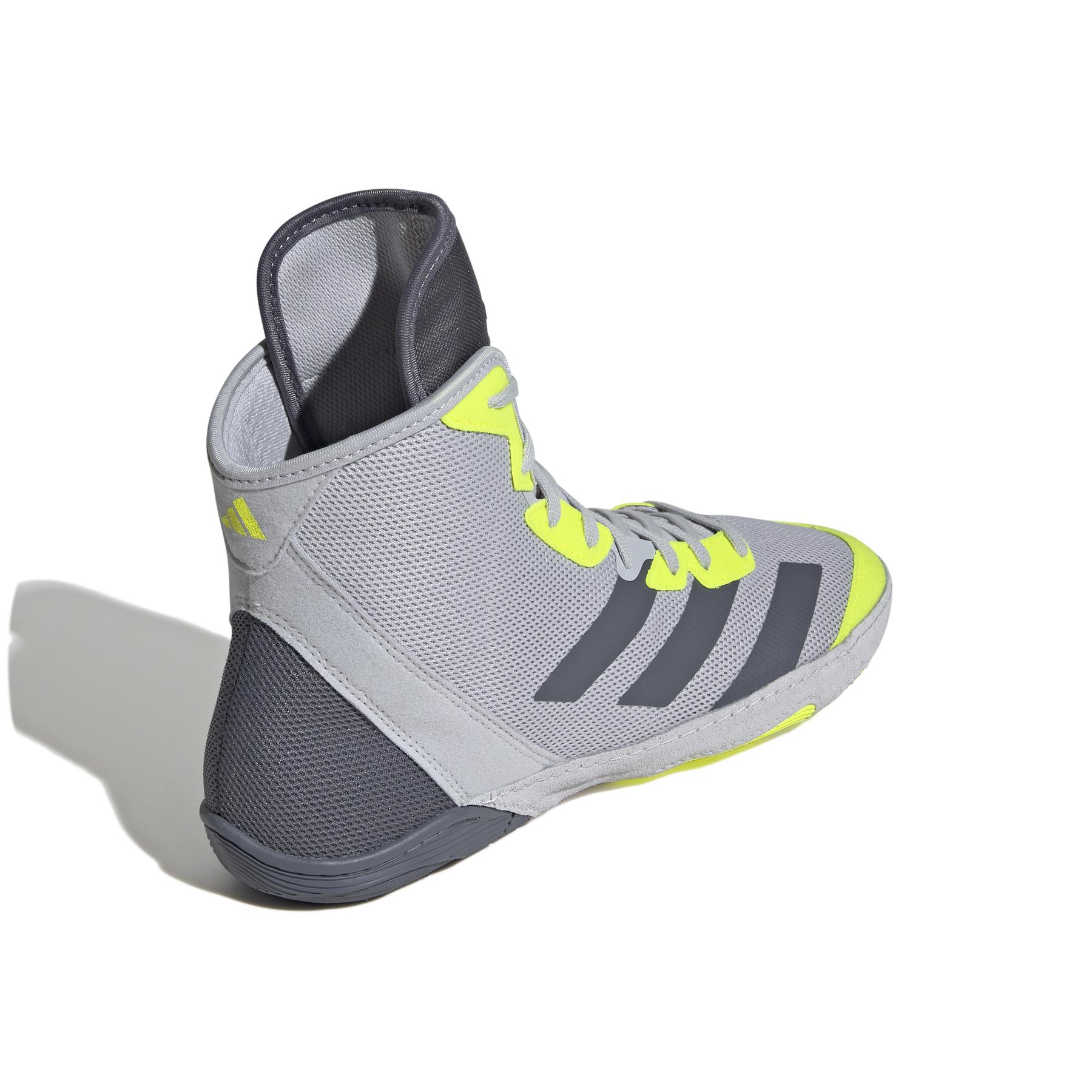 product/a/d/adidas_ig2016_7_footwear_photography_back_lateral_top_view_white.jpg