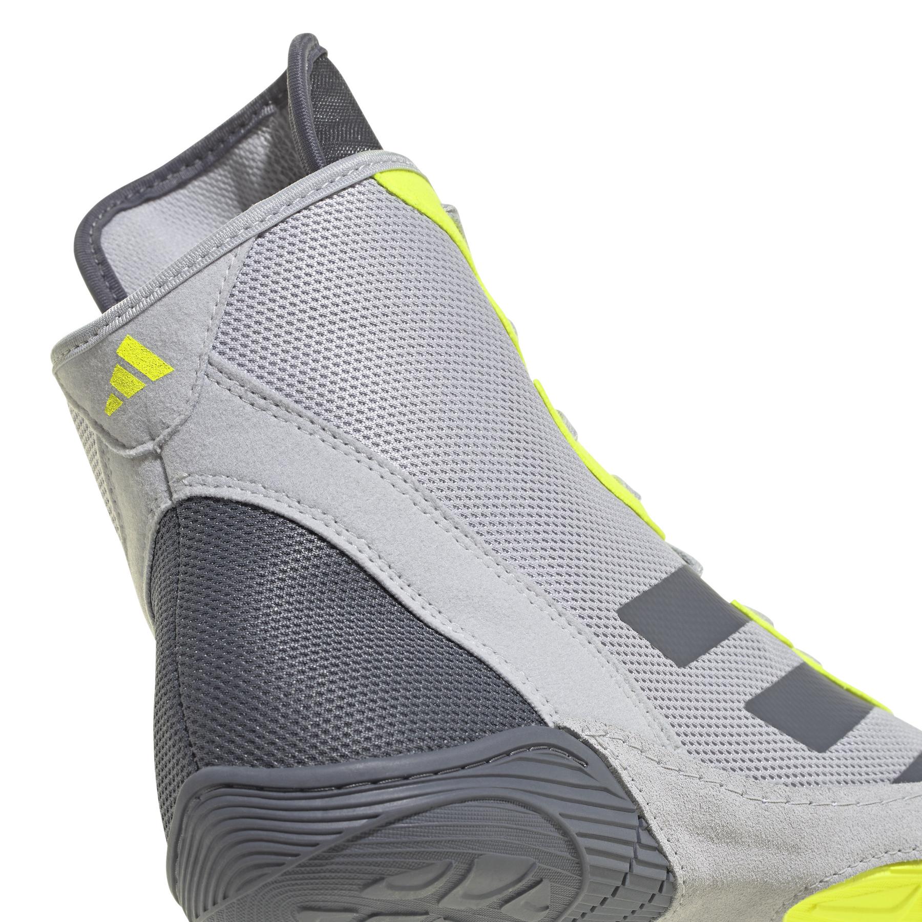 product/a/d/adidas_ig2016_8_footwear_photography_detail_view_1_white.jpg