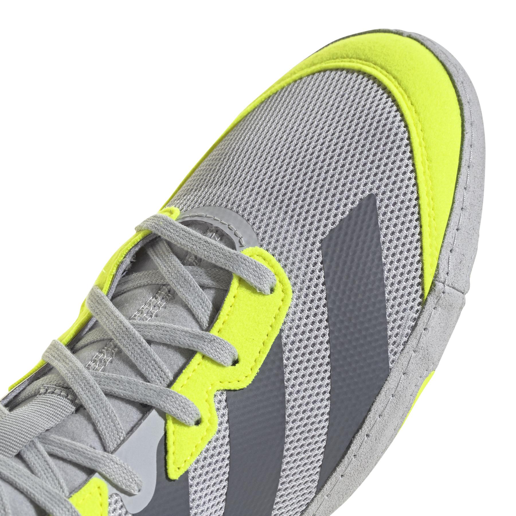 product/a/d/adidas_ig2016_9_footwear_photography_detail_view_2_white.jpg