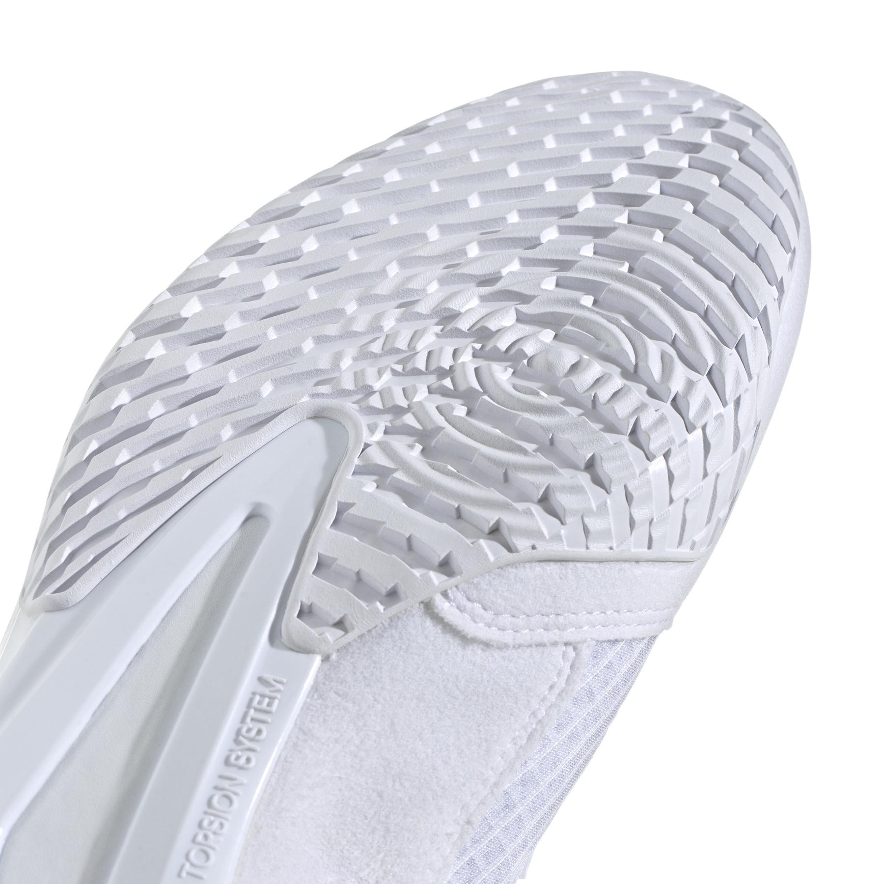 product/a/d/adidas_ih2735_8_footwear_photography_detail_view_1_white-nw091625.jpg