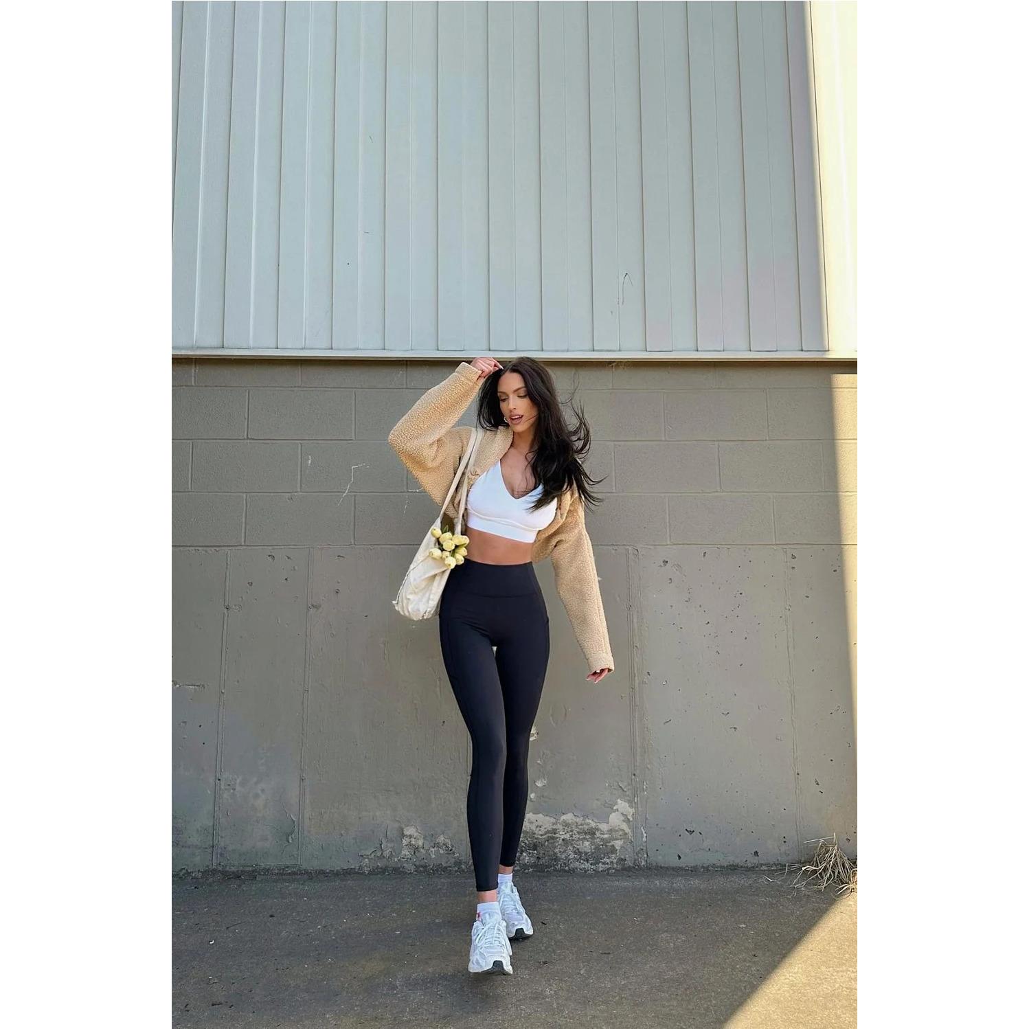 product/f/a/fabletics_lg2041749-0001_black_4.jpg