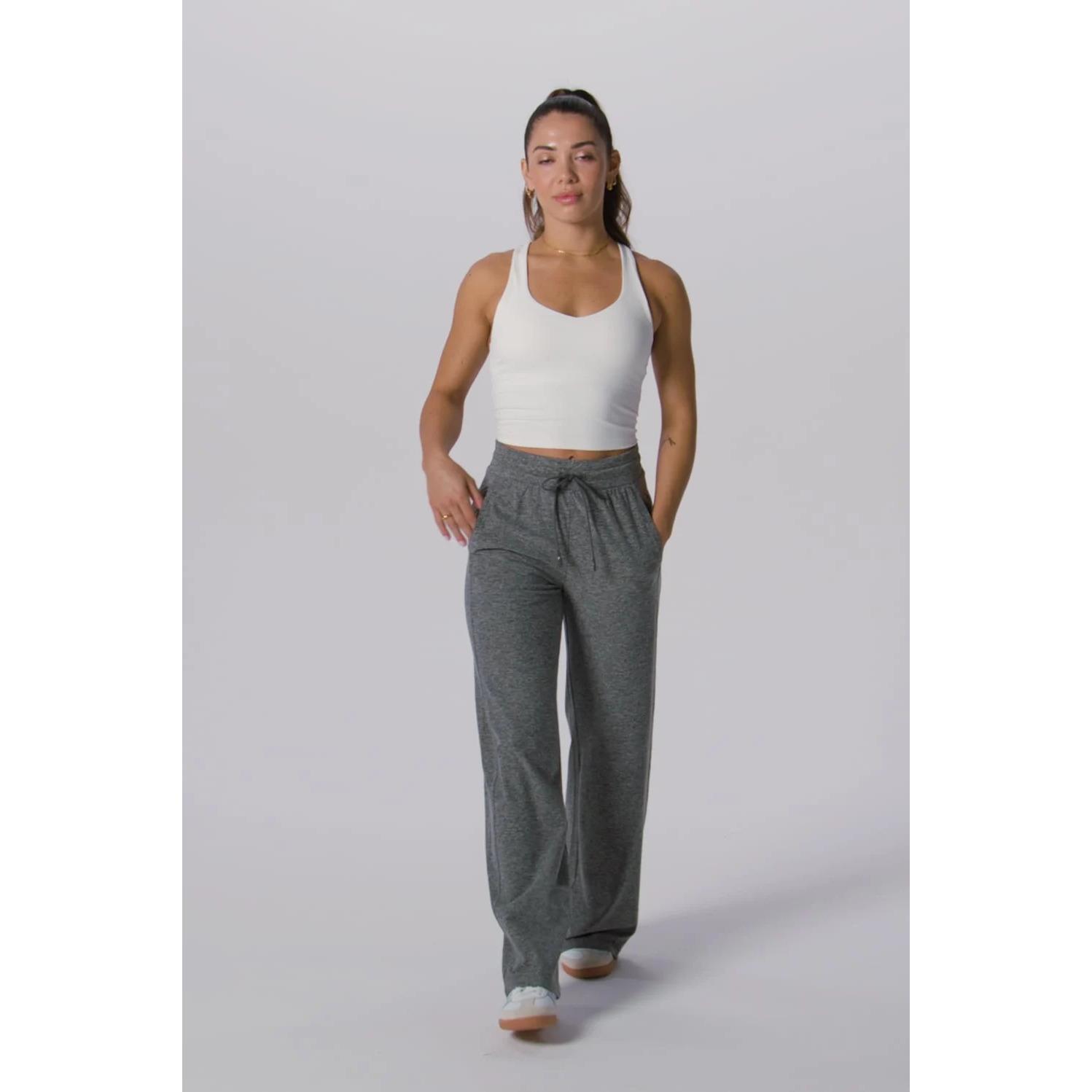 product/f/a/fabletics_tk2458598-0001_black_5.jpg