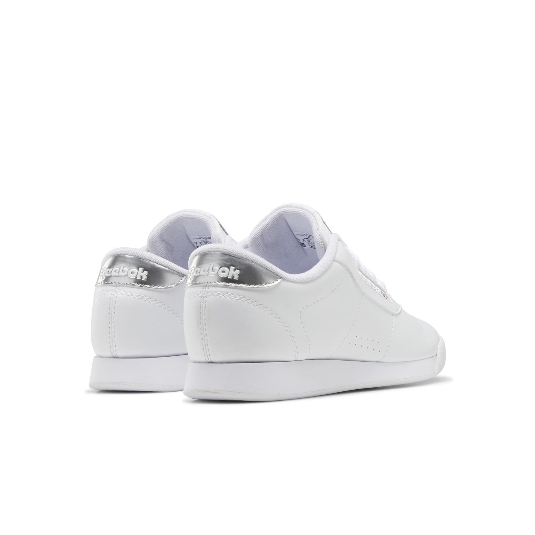 product/r/e/reebok-classics_gy6182_6_footwear_photography_back_lateral_top_view_white_000.jpg