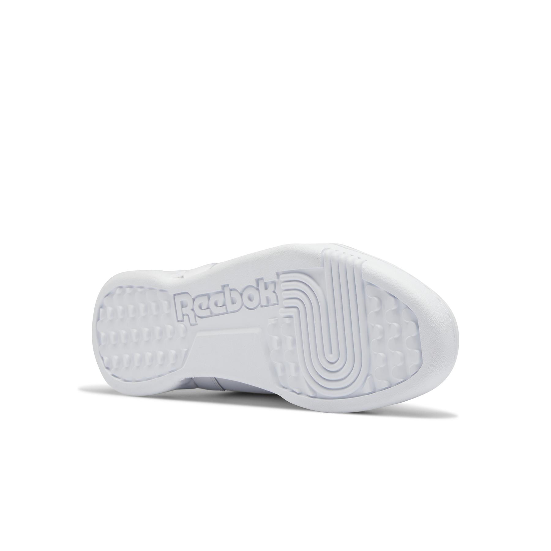 product/r/e/reebok-classics_hp5909_3_footwear_photography_bottom_view_white_000.jpg