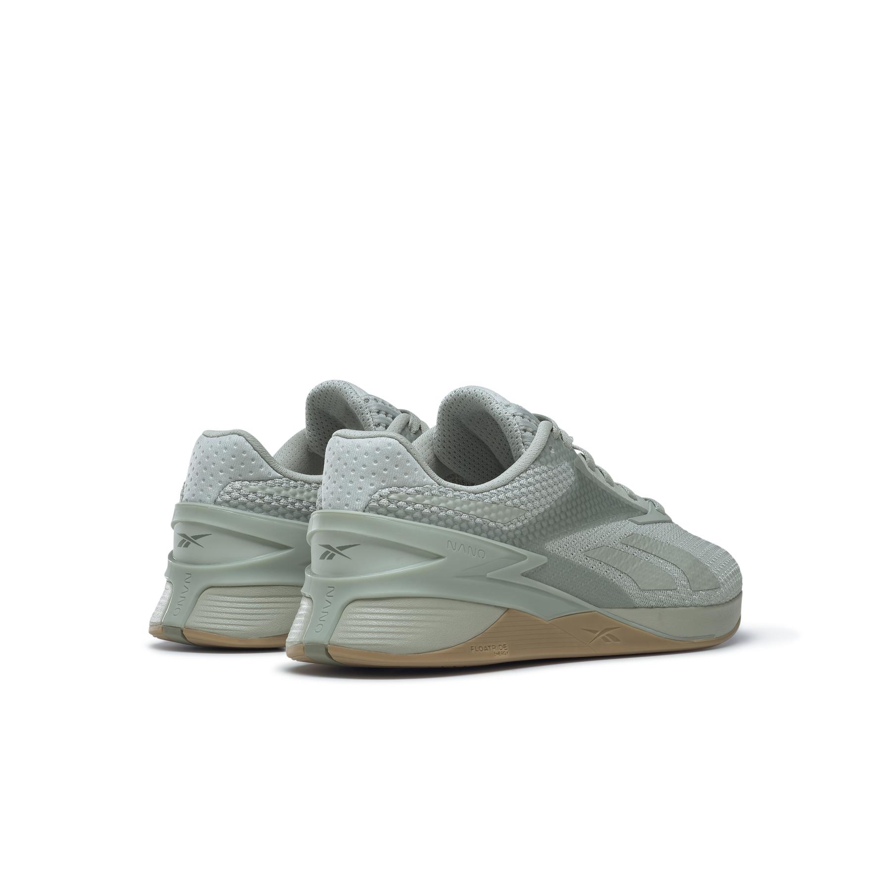 product/r/e/reebok_hp6056_6_footwear_photography_back_lateral_top_view_white_000.jpg