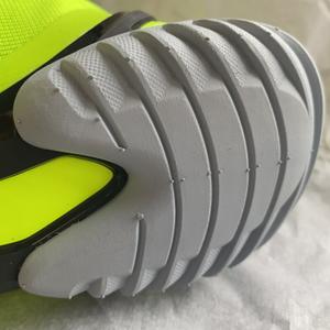 product/a/d/adidas_hp6875_yellow_black_4.jpg