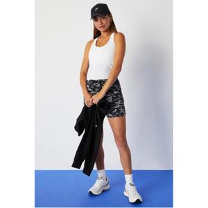 product/f/a/fabletics_tk2459004-3570_classic-white_3.jpg